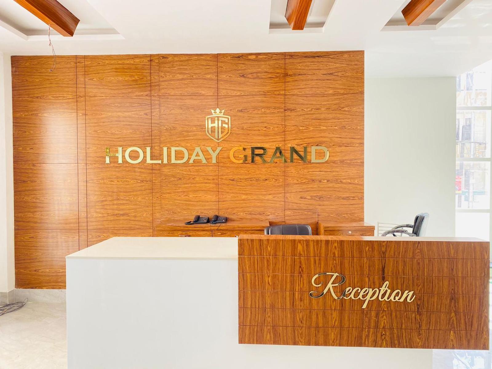 Hotel Holiday Grand Greater Noida Esterno foto